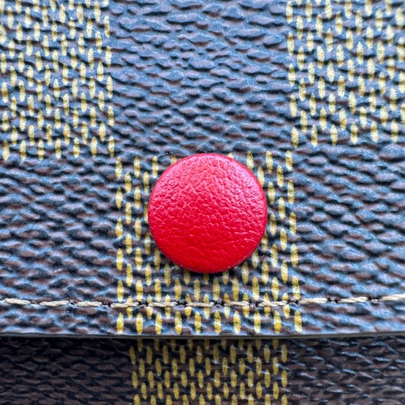 🌸SOLD🌸Louis Vuitton Emilie Wallet - Picture 3 of 16